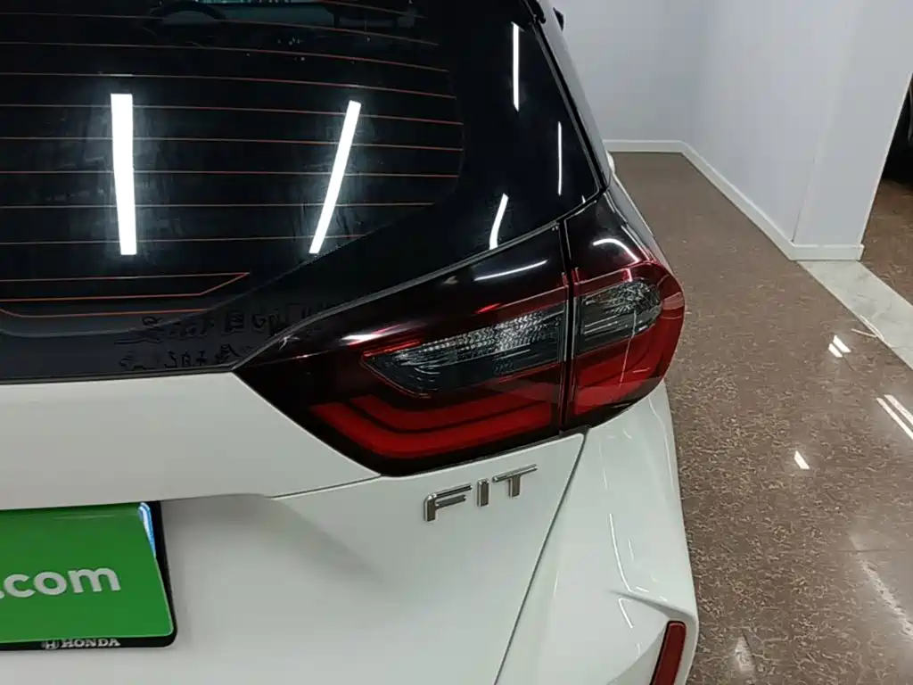 Honda Fit — миниатюра 8