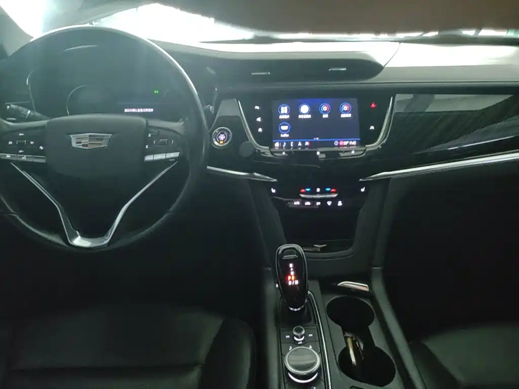 Cadillac XT6 — миниатюра 10
