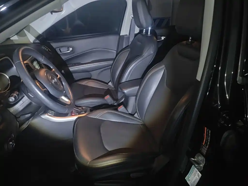 Jeep Compass — миниатюра 15