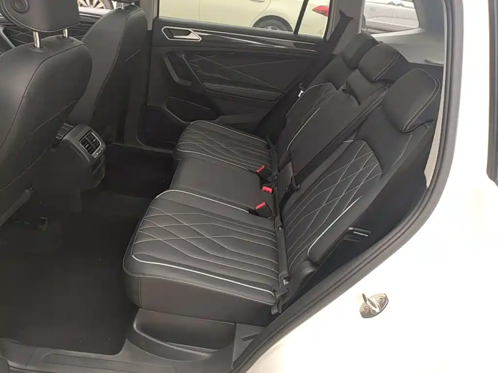 Volkswagen Tiguan L — миниатюра 17