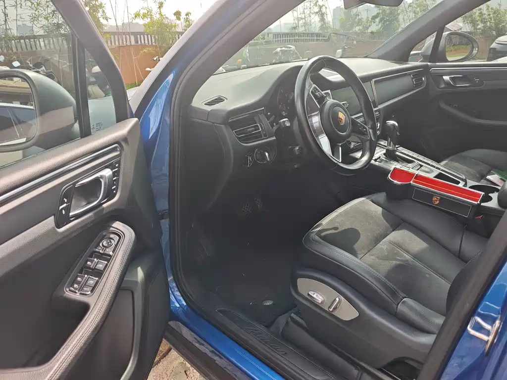 Porsche Macan — миниатюра 4