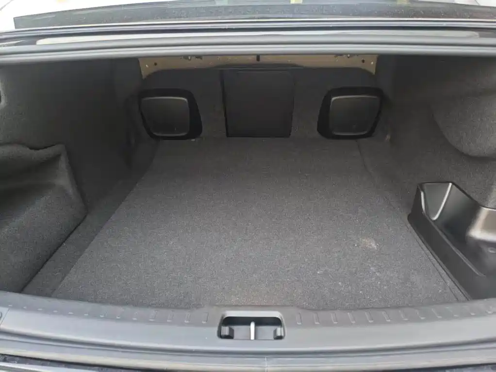 Volvo S90 PHEV — миниатюра 11