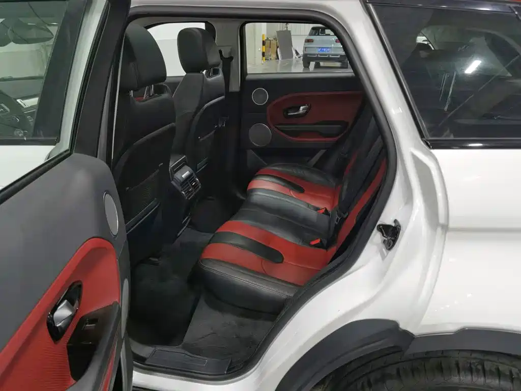 Land Rover Evoque (Import) — миниатюра 15