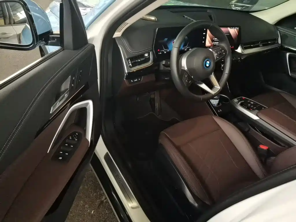 BMW iX1 — миниатюра 16