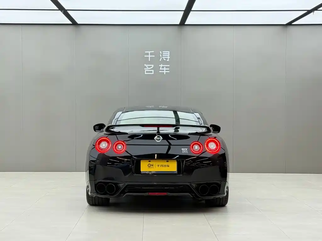 Nissan GT-R — миниатюра 15