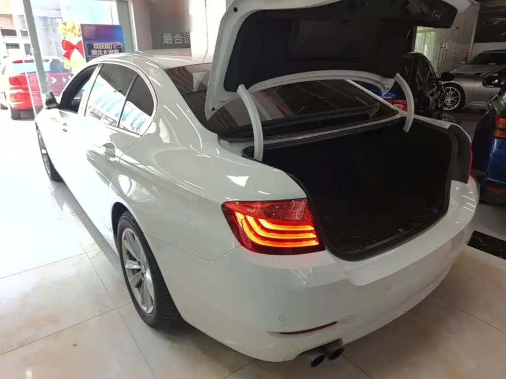 BMW 5 Series — миниатюра 5