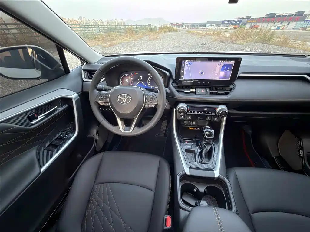 Toyota RAV4 — миниатюра 9