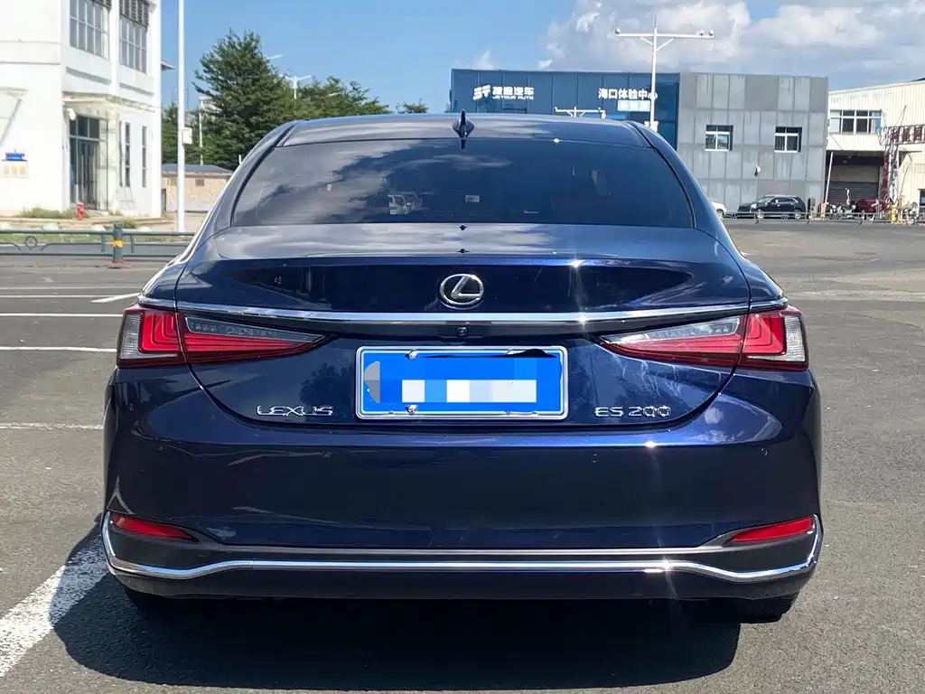 Lexus ES — миниатюра 5