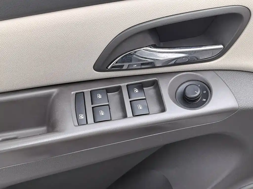 Chevrolet Cruze — миниатюра 9