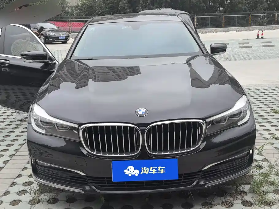 BMW 7 Series — миниатюра 2