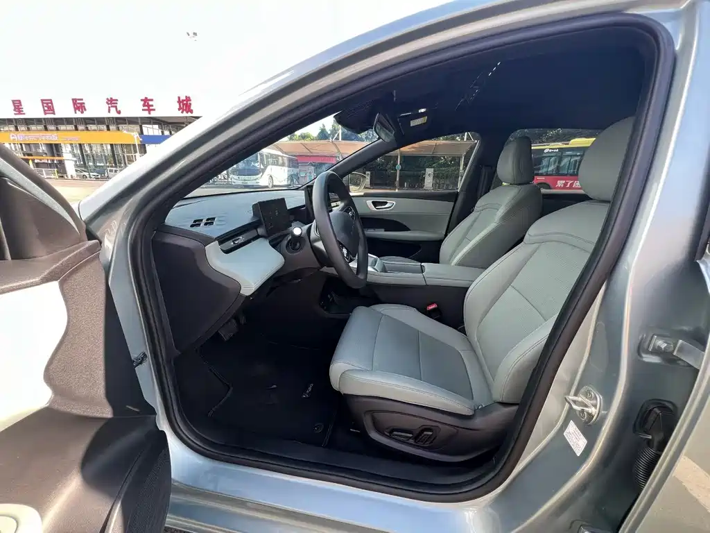 Roewe D6 — миниатюра 4