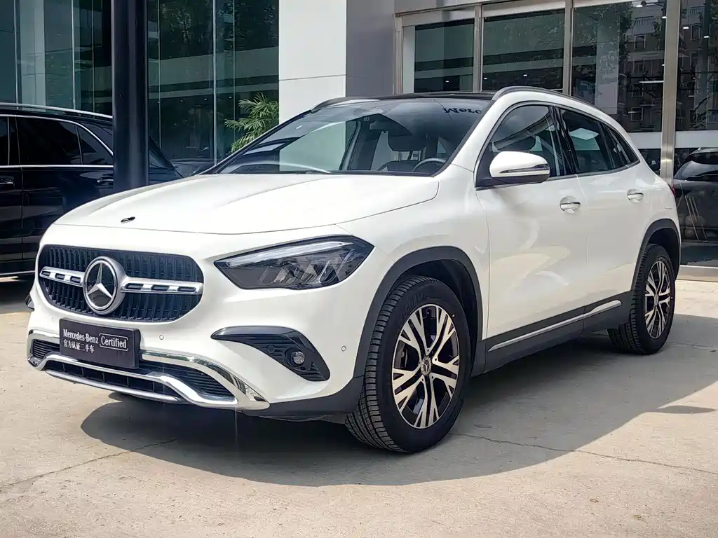 Mercedes-Benz GLA 2024