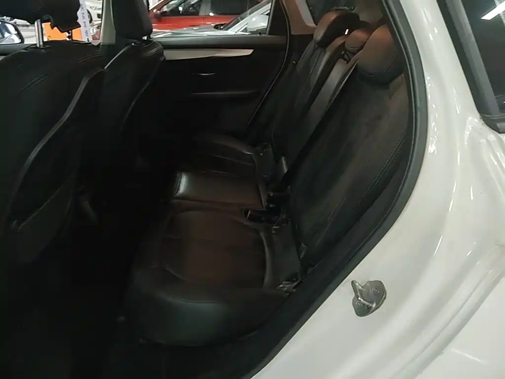 BMW 2 Series Active Tourer (Import) — миниатюра 17