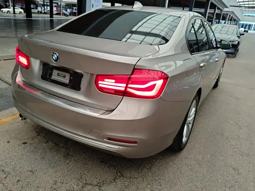 BMW 3 Series — миниатюра 8
