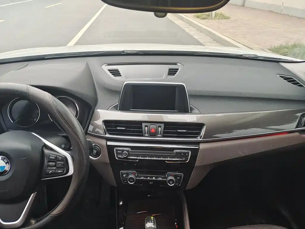 BMW X1 — миниатюра 12