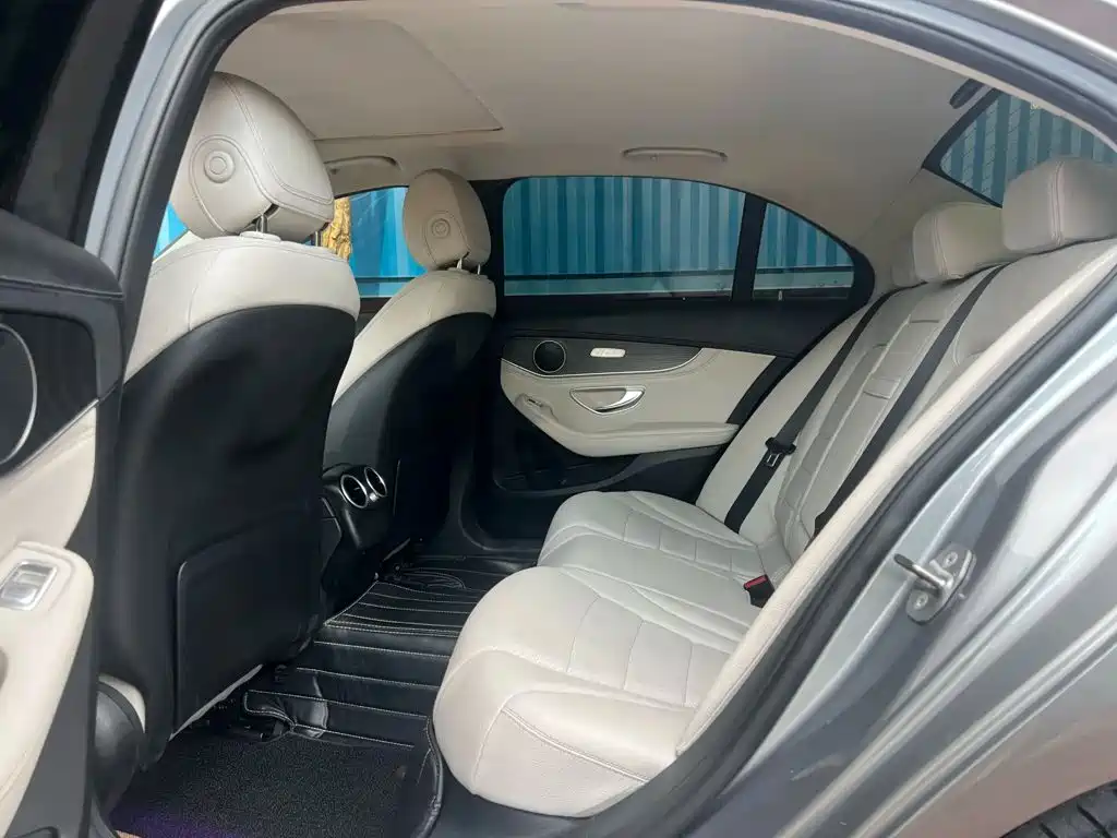 Mercedes-Benz C-Class — миниатюра 9