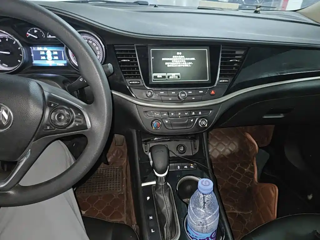 Buick Verano — миниатюра 10