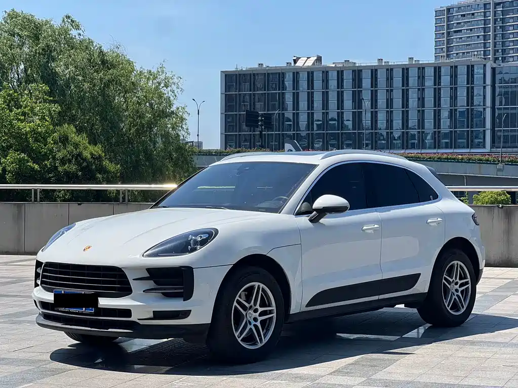 Porsche Macan 2021