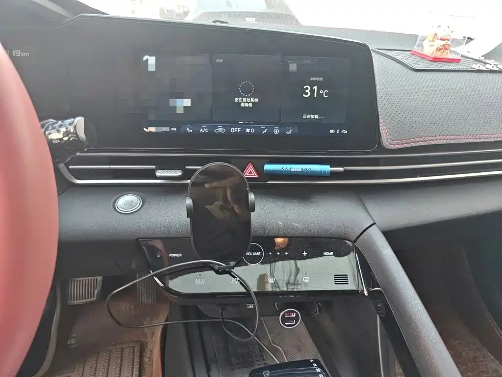 Hyundai Elantra — миниатюра 14