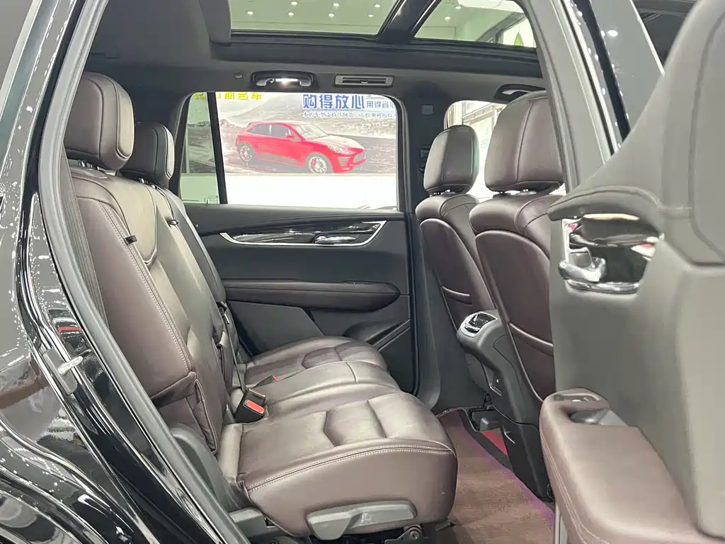 Cadillac XT6 — миниатюра 10