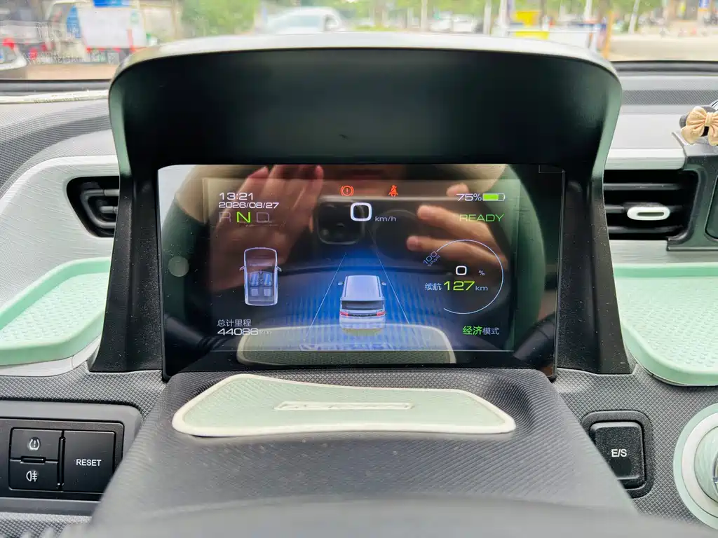 Wuling MINIEV — миниатюра 9