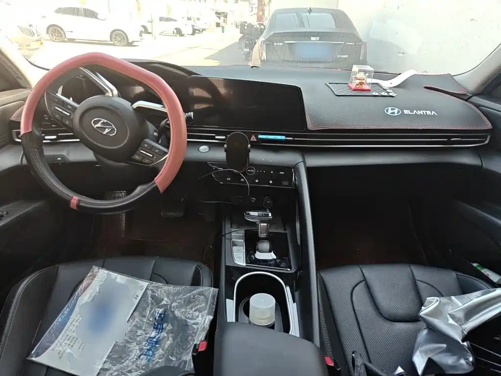 Hyundai Elantra — миниатюра 10