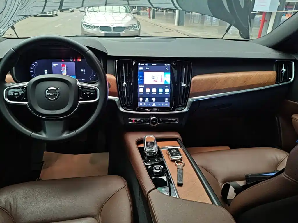 Volvo S90 — миниатюра 13
