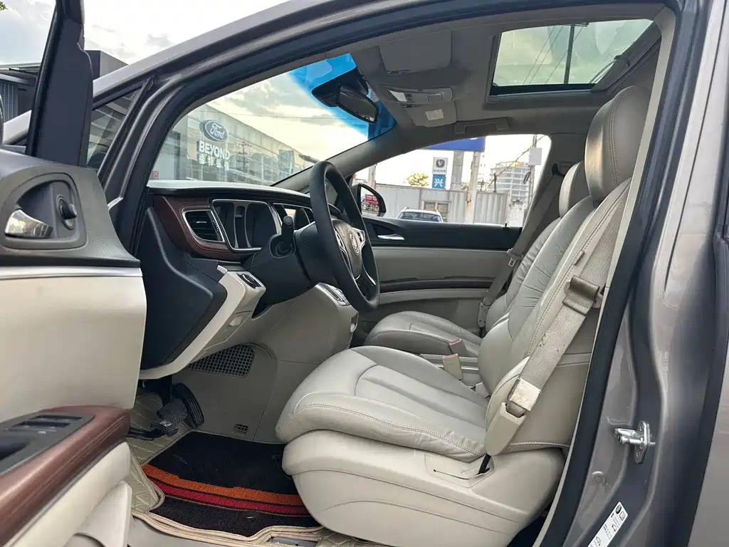 Buick GL8 — миниатюра 9