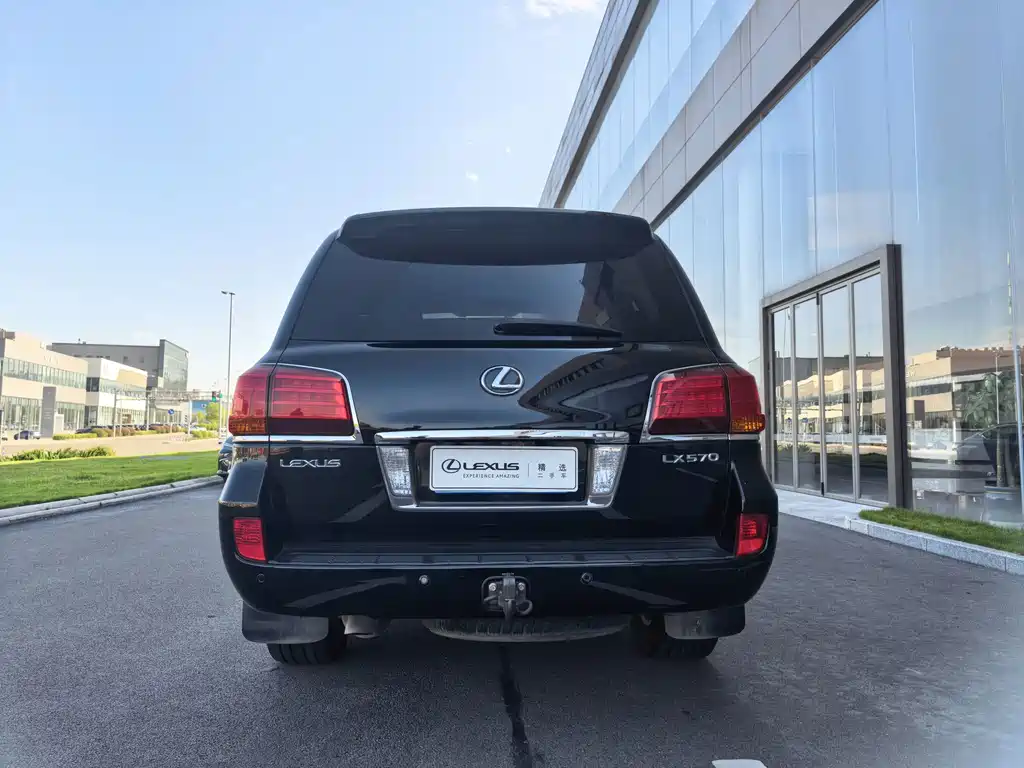 Lexus LX — миниатюра 10