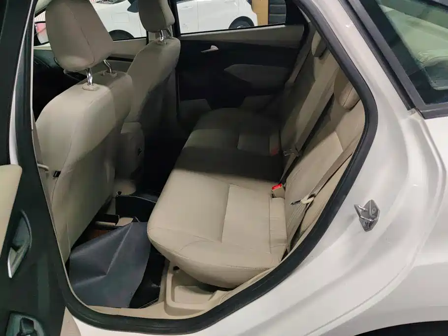 Ford Focus — миниатюра 11