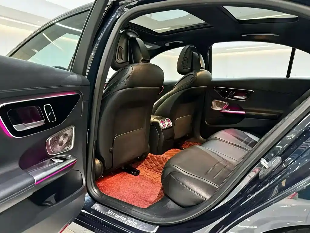 Mercedes-Benz C-Class — миниатюра 7