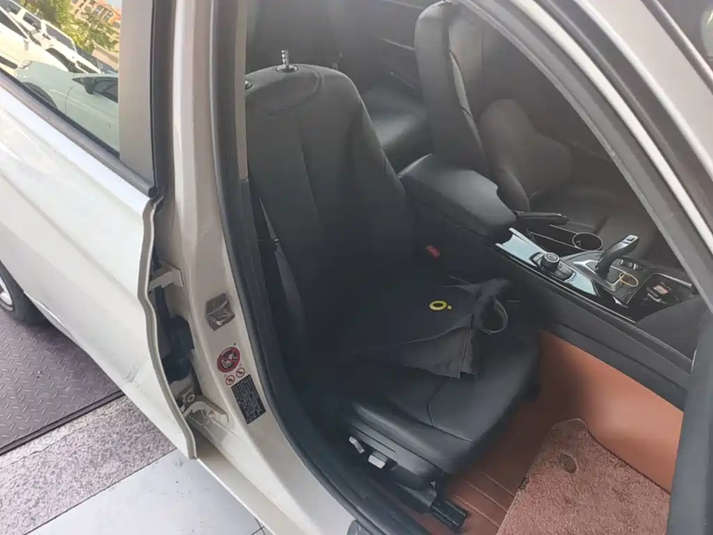 BMW 3 Series — миниатюра 25
