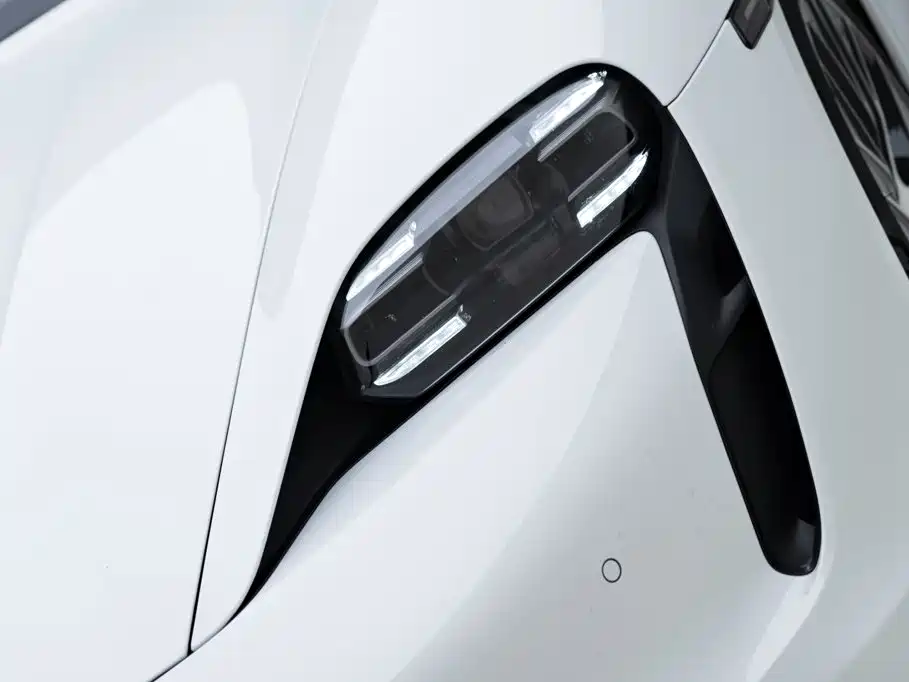 Porsche Taycan — миниатюра 5