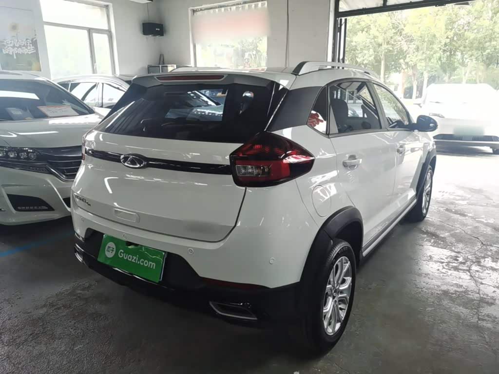 CHERY Tiggo 3x 1.5 л 2023 г. Белый, пробег 18100 км