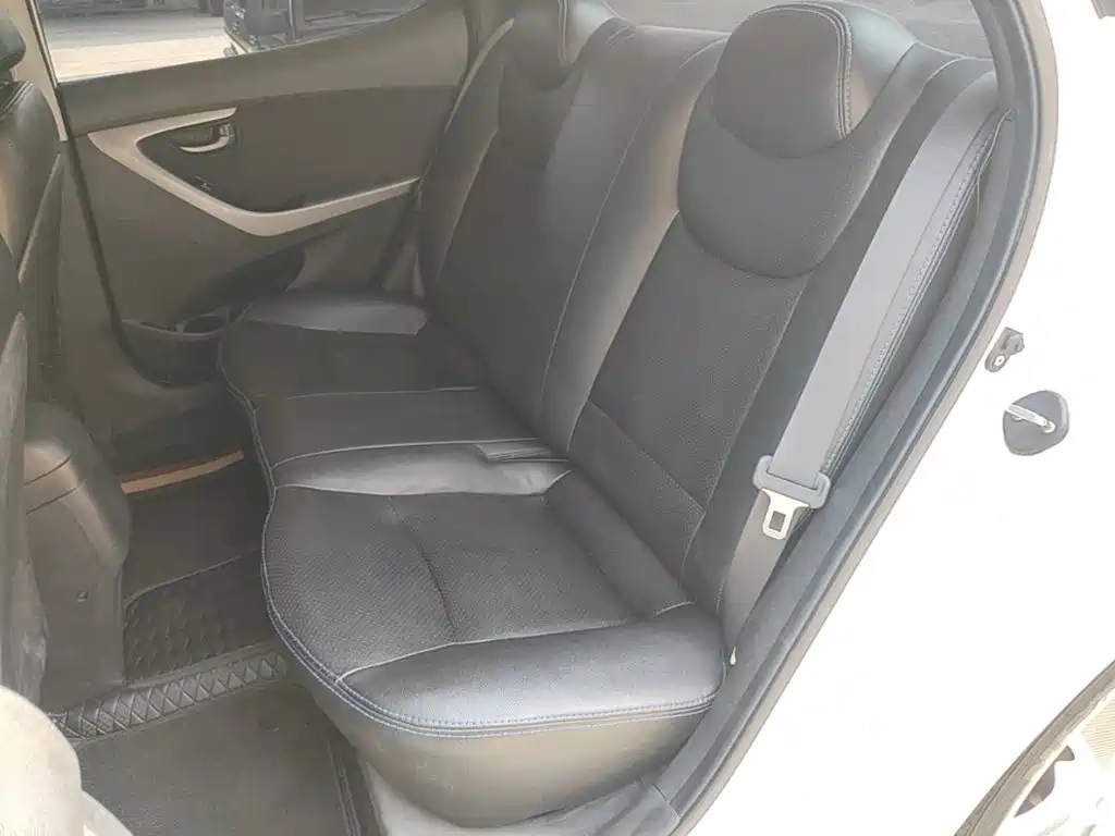 Hyundai Elantra Langdong — миниатюра 17