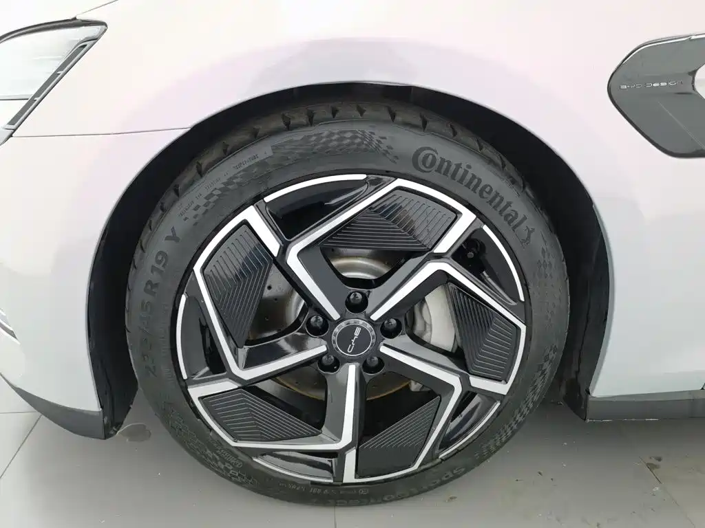 BYD Seal — миниатюра 17