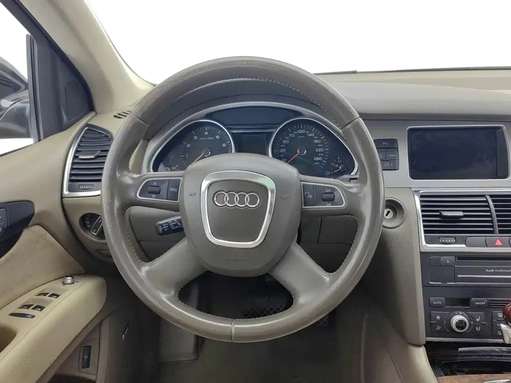 Audi Q7 — миниатюра 11