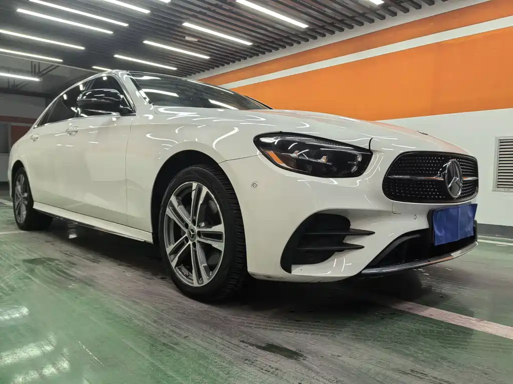 Mercedes-Benz E-Class — миниатюра 3