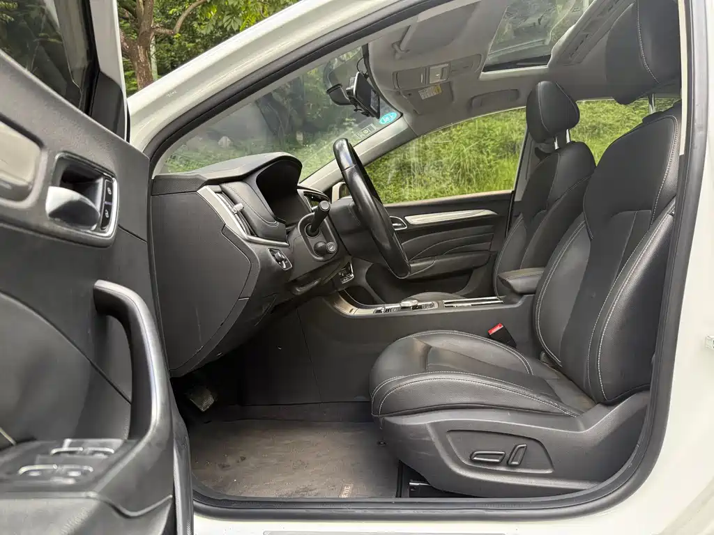 Roewe i6 New Energy — миниатюра 7