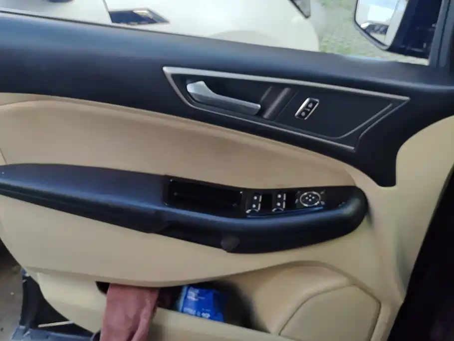 Ford Edge — миниатюра 7