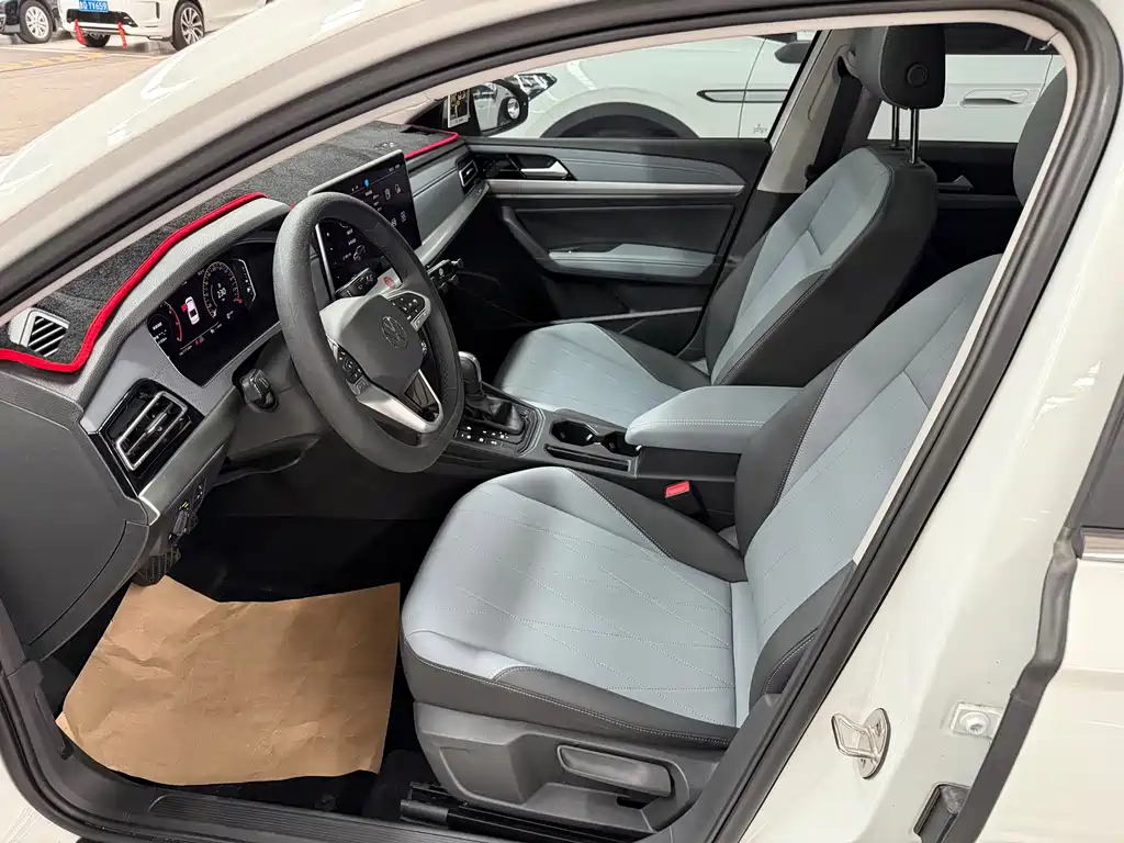 Volkswagen Lavida — миниатюра 5