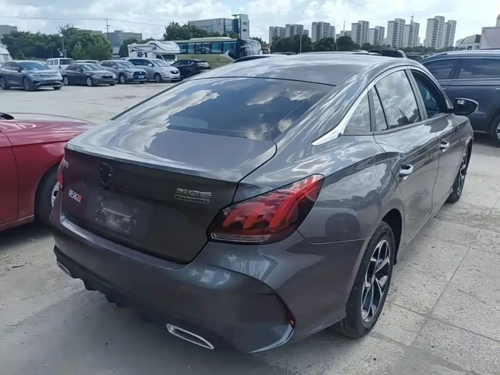 MG MG5 — миниатюра 7