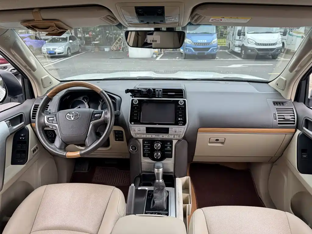 Toyota Prado — миниатюра 9