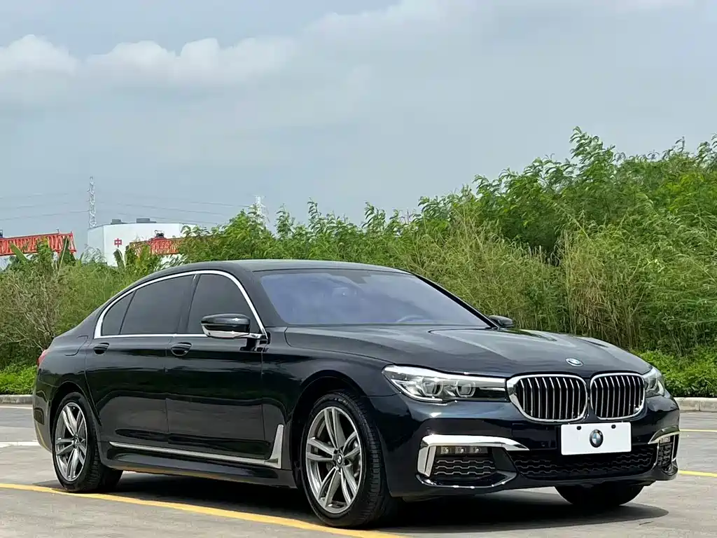 BMW 7 Series — миниатюра 4