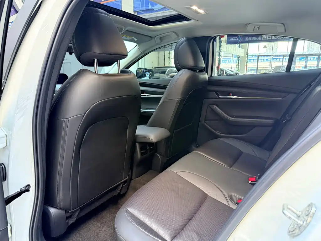 Mazda 3 Axela — миниатюра 11