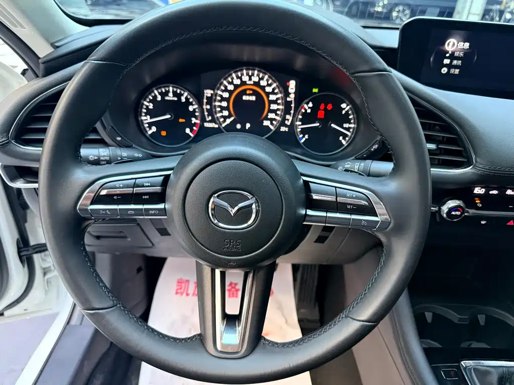 Mazda 3 Axela — миниатюра 10