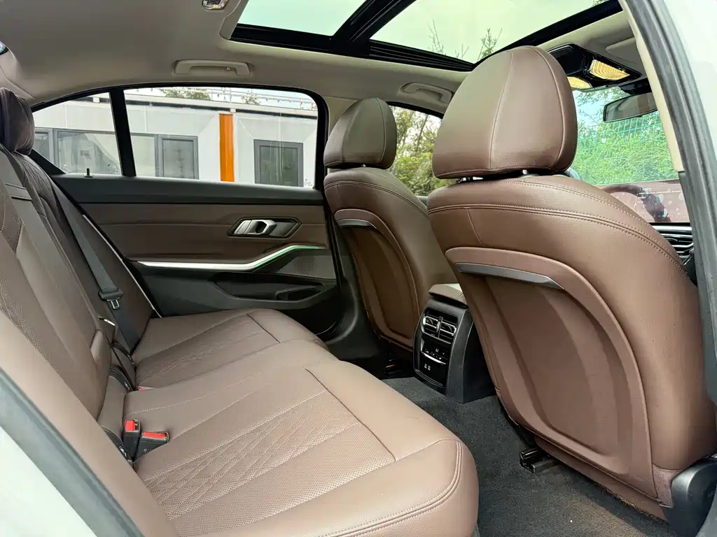 BMW 3 Series — миниатюра 11
