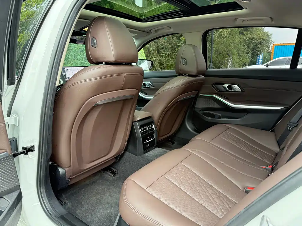BMW 3 Series — миниатюра 10