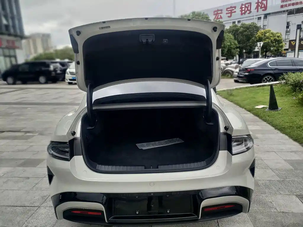 Xiaomi SU7 — миниатюра 27