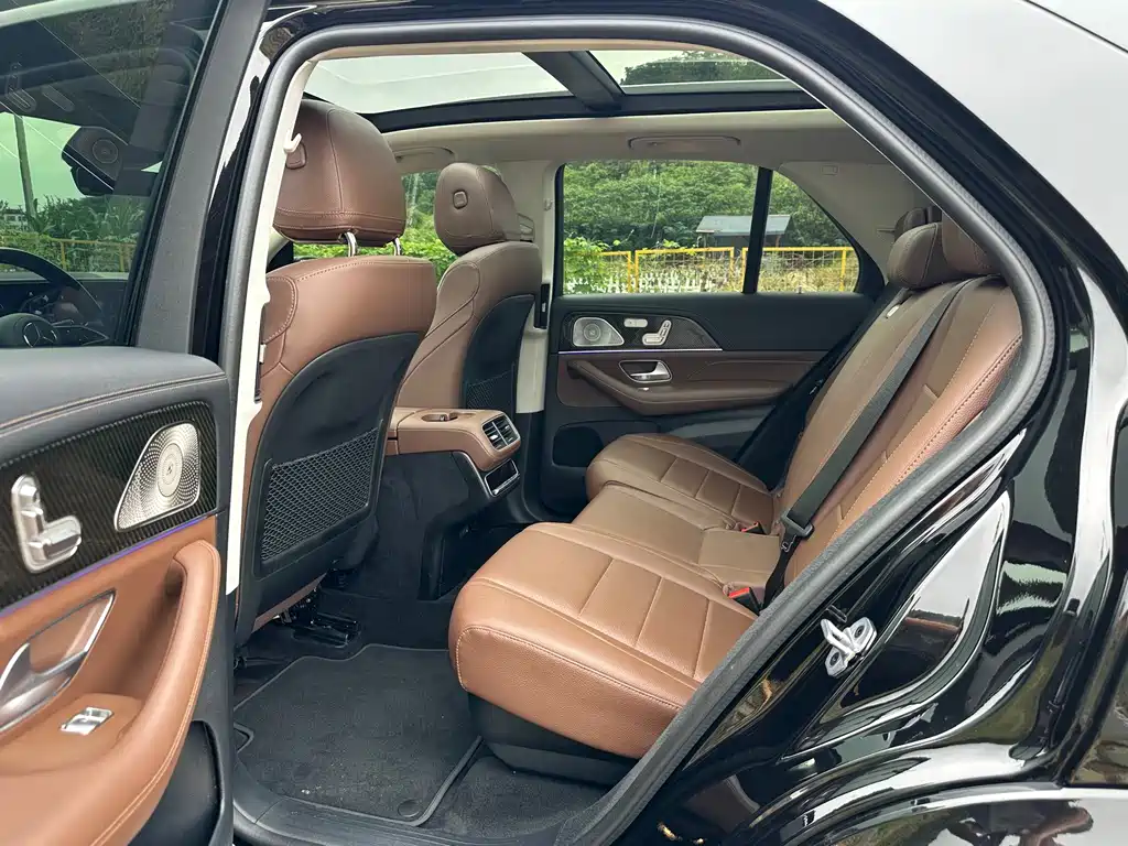 Mercedes-Benz GLE (Import) — миниатюра 7